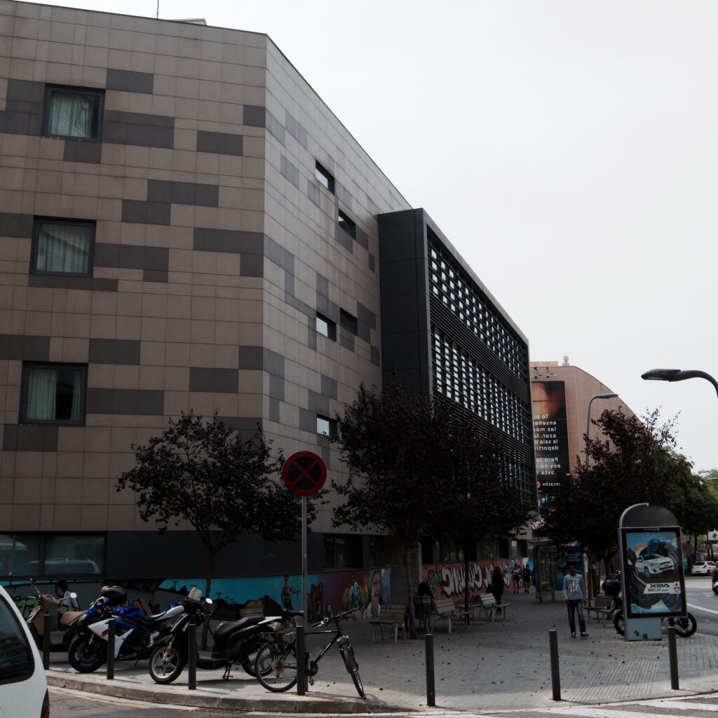 Study trip to Barcelona, Facade
